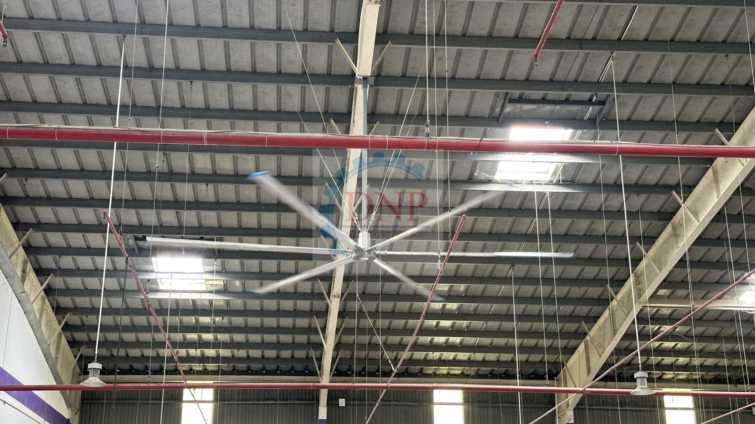 Quạt trần công nghiệp sải cánh 7.3m z5341671619068 51e8a7a17335f39f120905966efbb024 result scaled